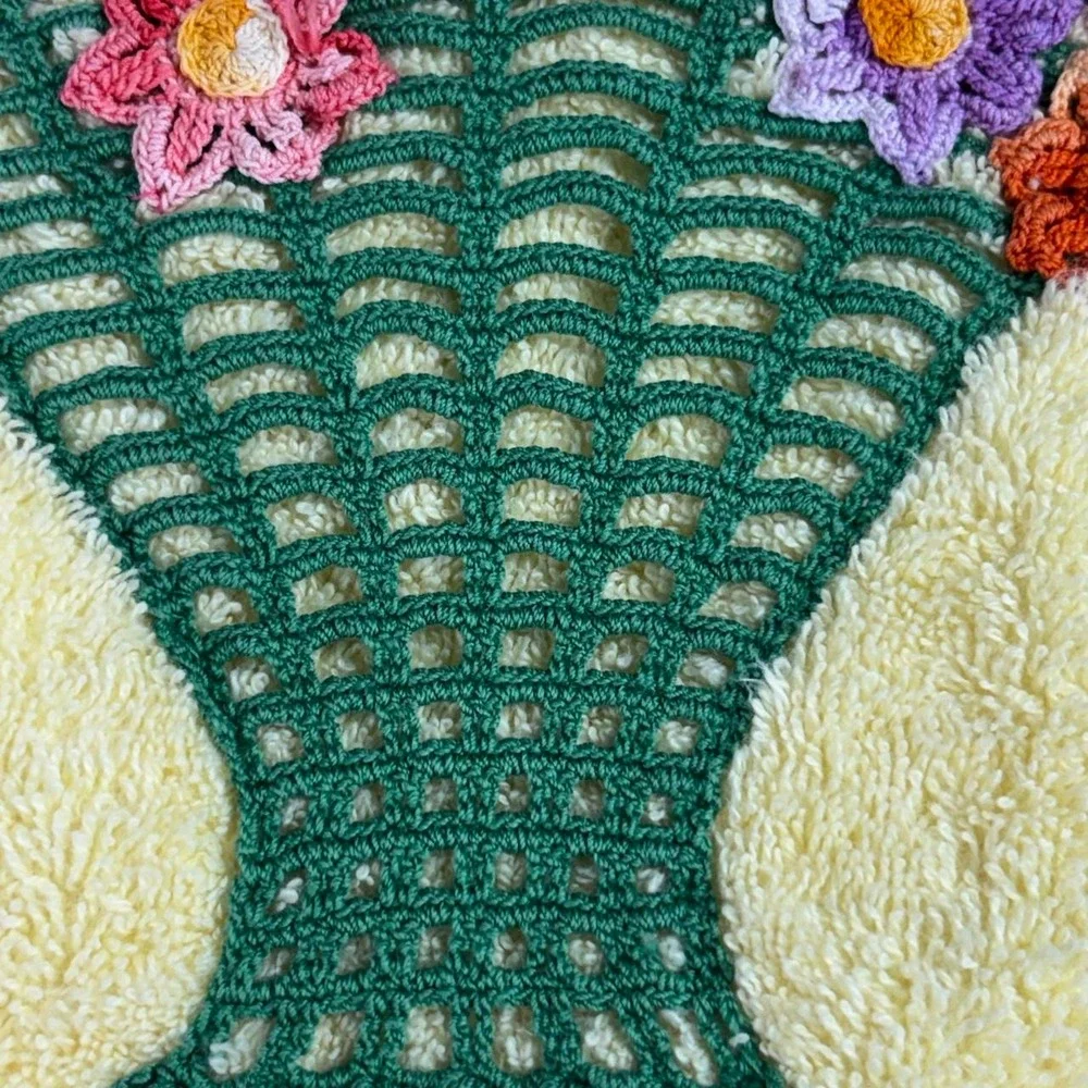 Vintage Embroidered Flowers In A Basket Bath Towel Cotton 44